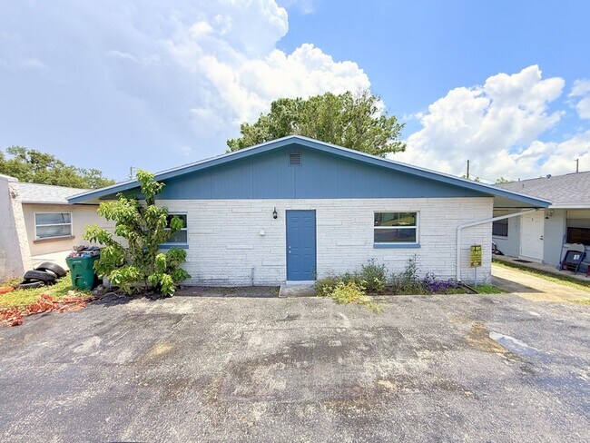 Building Photo - 3716 137th Ave N