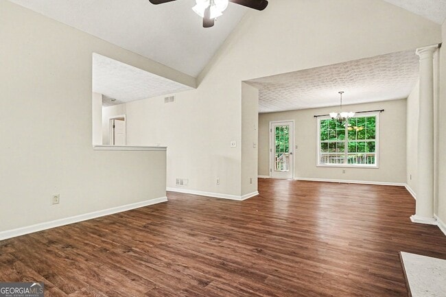 Building Photo - 181 N Springs Dr