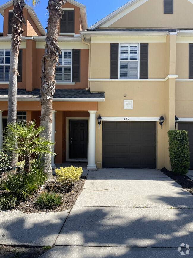 Building Photo - Beautiful Reunion Condo