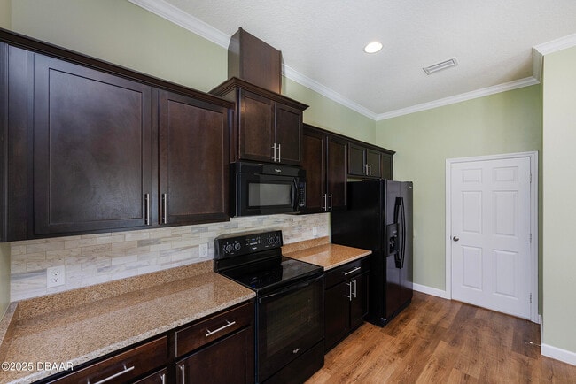 Building Photo - 309 Grande Lake Dr