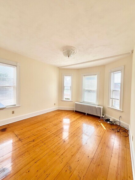 Primary Photo - 86 South St