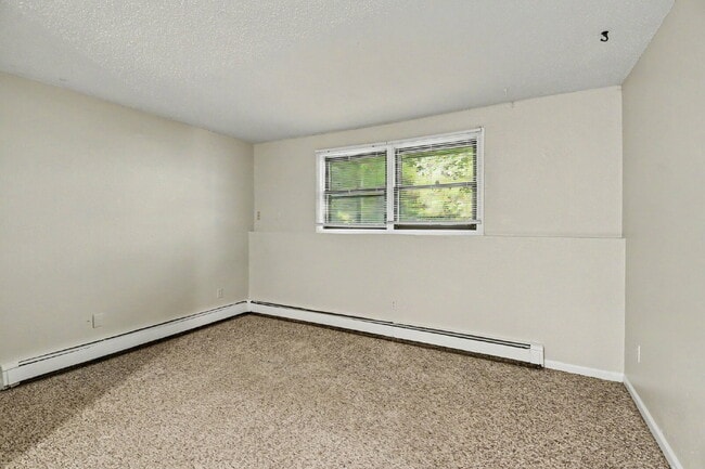 Building Photo - Cozy 2 bedroom Sanford Apartment Rental - $900/Month