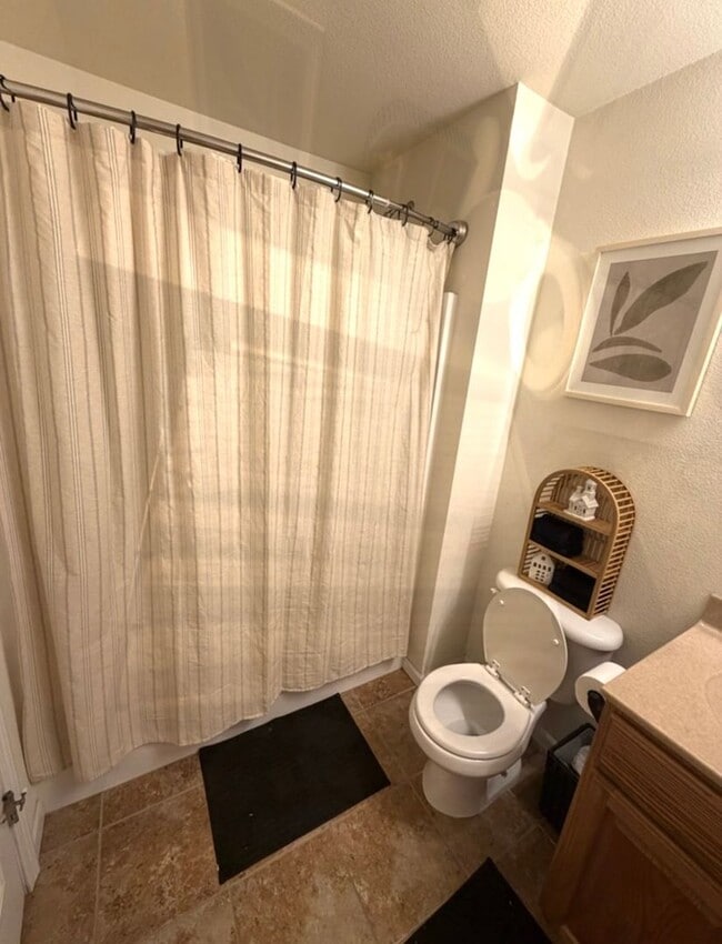 Building Photo - ADORABLE DUPLEX CLOSE TO EISENHOWER M.S!