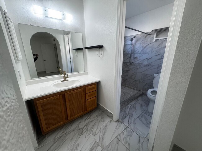 Building Photo - Rio Rancho 3 bedroom 2 bath home.