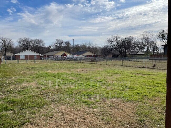 Building Photo - 603 Franklin Ave