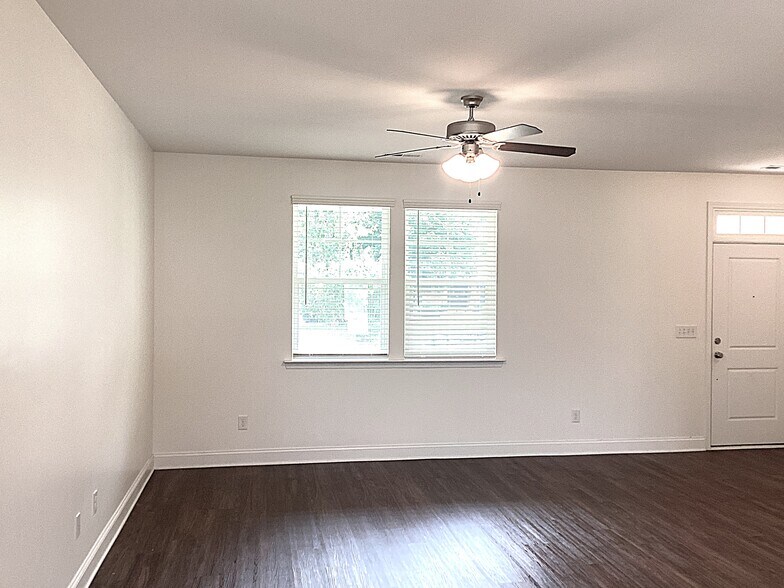 Building Photo - 313 Stowe Rd