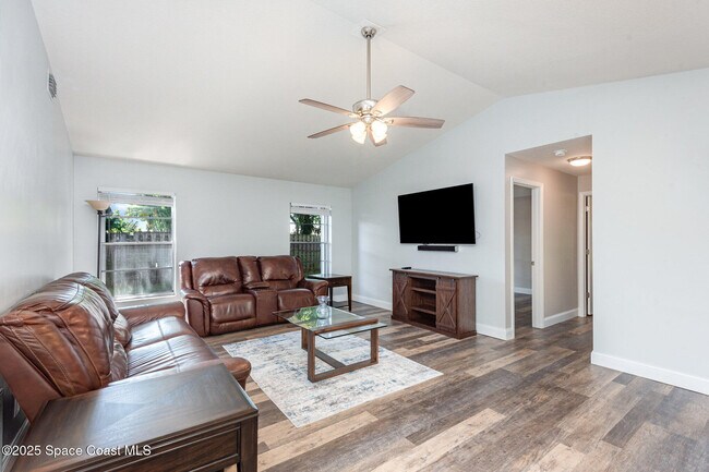 Building Photo - 3361 Chapparal Ct