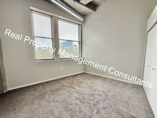 Building Photo - Luxury Living at Western Auto Building – 2...