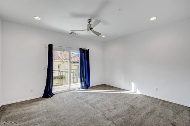 Building Photo - 985 Via Lombardi