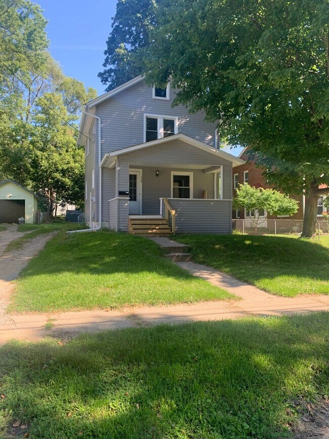Building Photo - 114 Avondale Ave