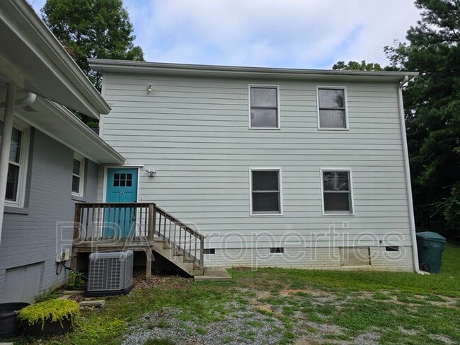 Primary Photo - 2404 Francis St