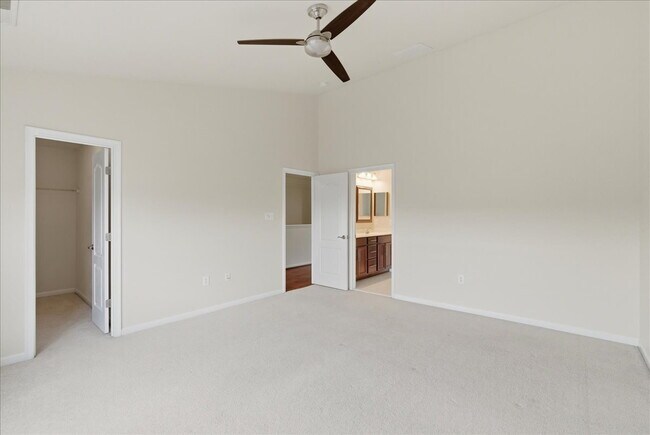 Building Photo - Expansive 4BR / 4.5BA Townhome in Lansdowne Town Center – Over 3,400 Sq Ft!