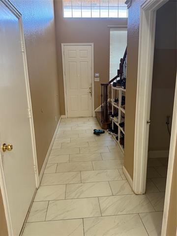 Building Photo - 556 Silver Maple Dr