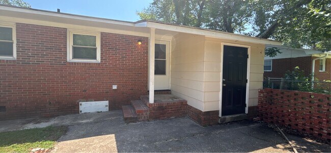 Building Photo - 1070 Rulnick St