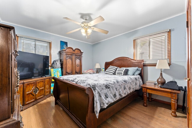 Building Photo - 253 E Grand Ave