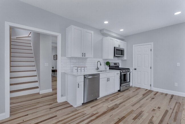 Building Photo - 73 Walnut St