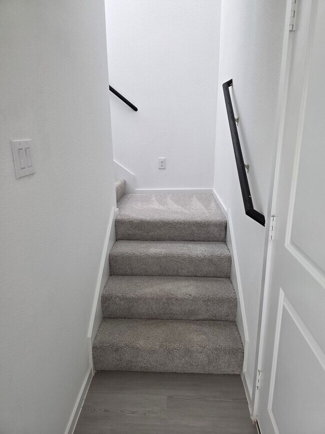 Building Photo - New Build Perfection: 3 Bedroom, 2.5 Bath ...