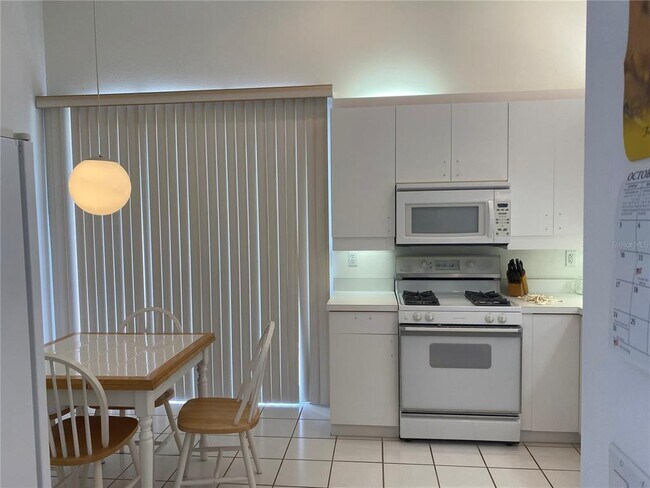 Building Photo - 7739 Whitebridge Glen