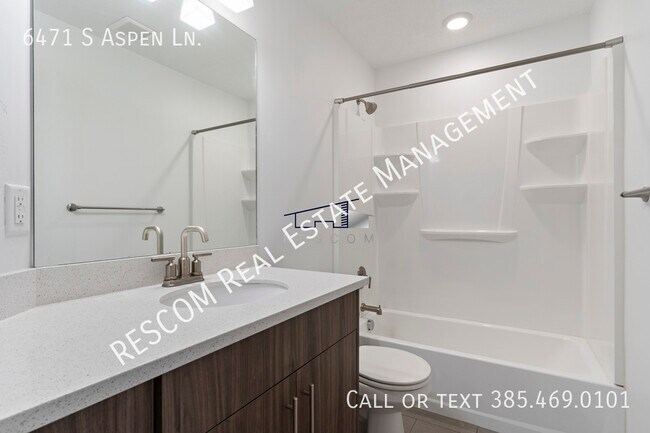 Building Photo - 6471 S Aspen Ln