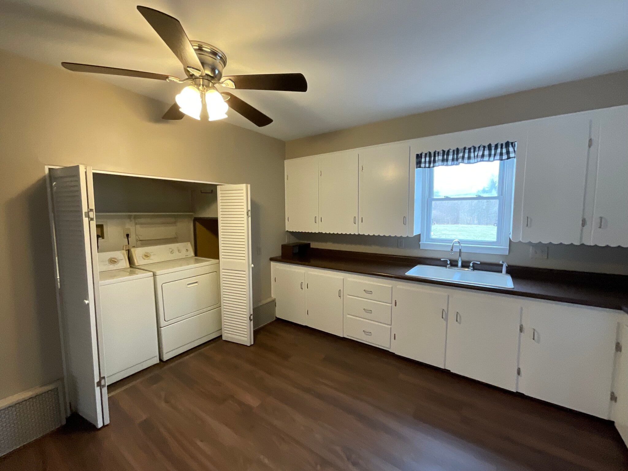 Washer and dryer - 3661 E Lake Rd