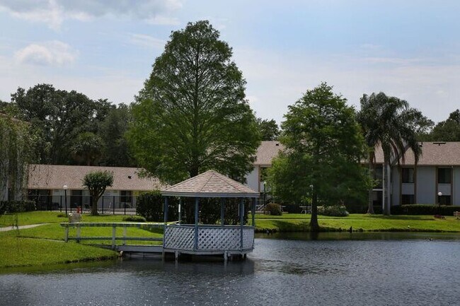 Building Photo - 1/1 first floor condo with community pool ...