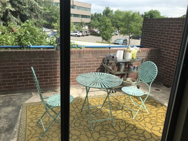 Building Photo - "Charming 2-Bed, 2-Bath Boulder Apartment with Cozy Fireplace and Spacious 1030 Sq Ft Layout!"