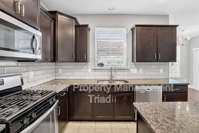 Building Photo - 504 Eagles Wy
