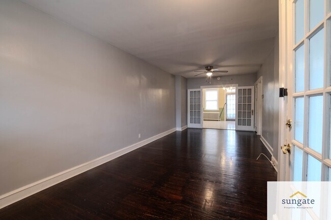 Building Photo - 414 Elrino St