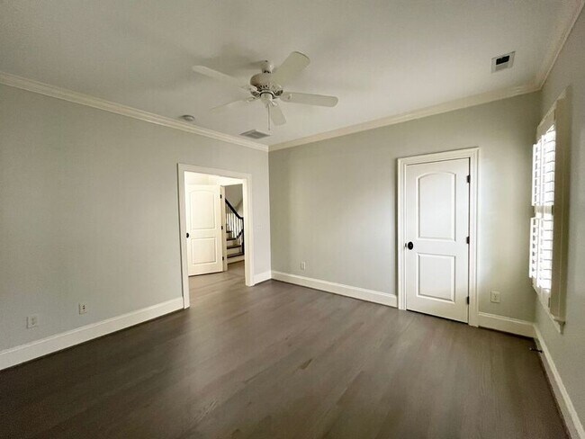 Building Photo - 535 Guilford Cir
