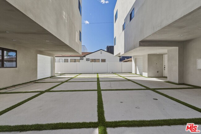 Building Photo - 14165 Erwin St