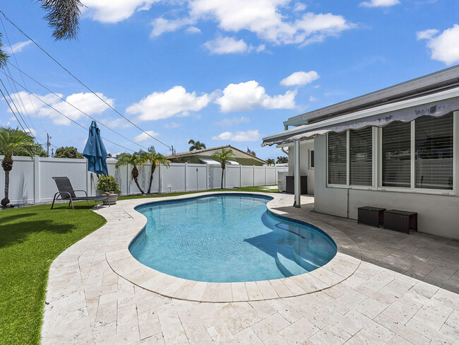 Building Photo - 801 SE 14th St