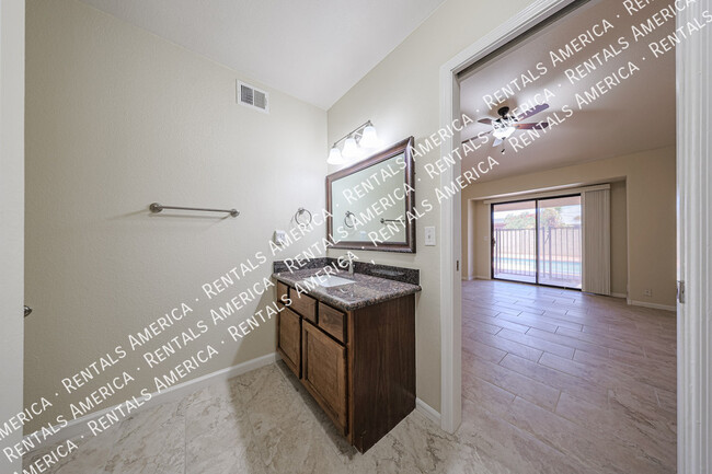 Building Photo - 8768 W Berridge Ln