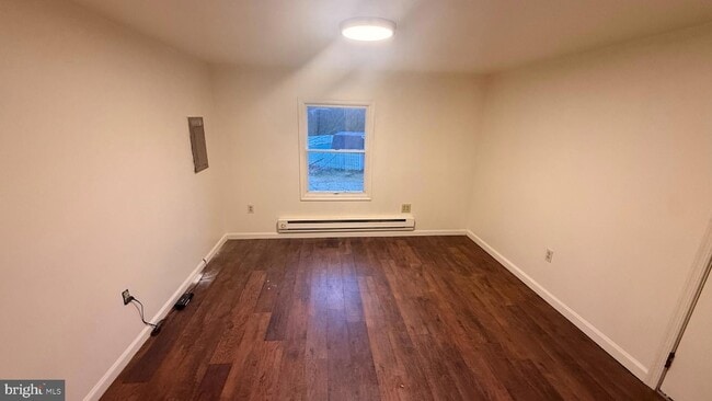 Building Photo - 3748 Tudor Dr