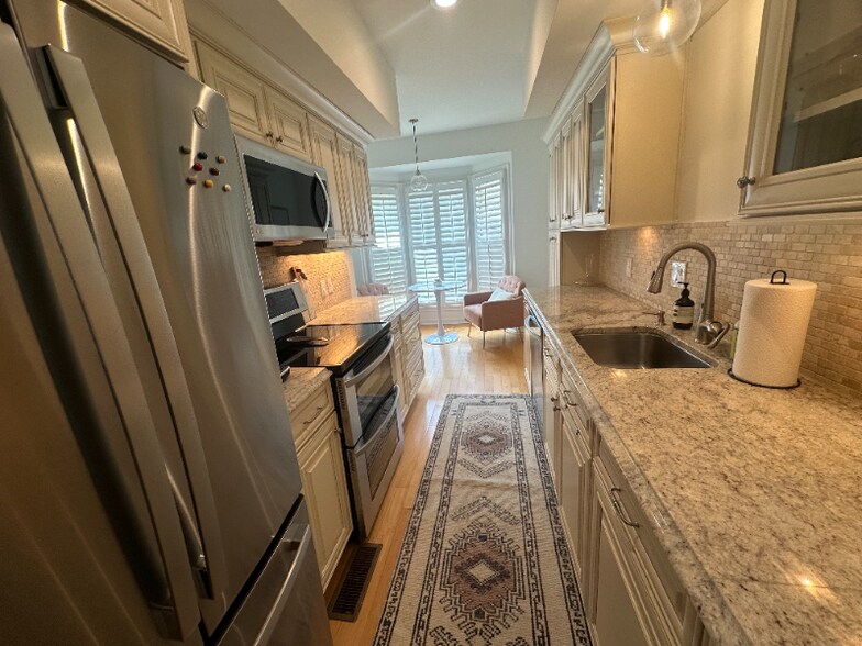 Building Photo - 352 Ardsley Pl