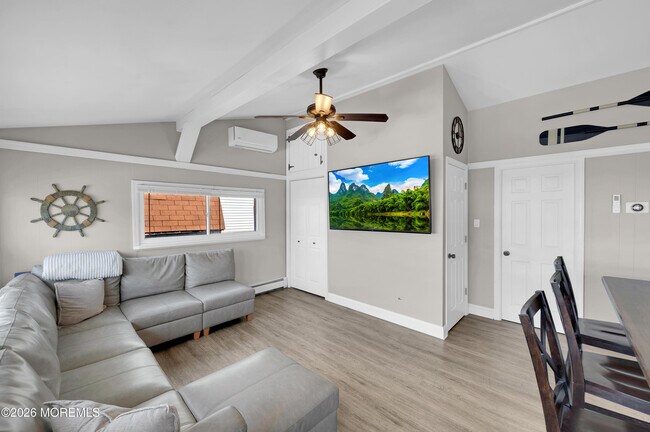 Building Photo - 804 Harbor Rd