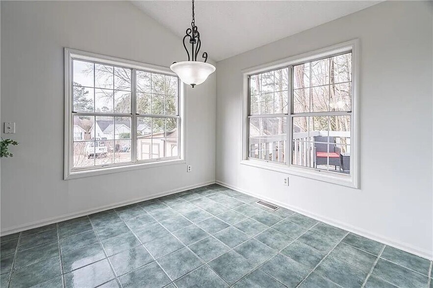 Building Photo - 1710 Omie Way