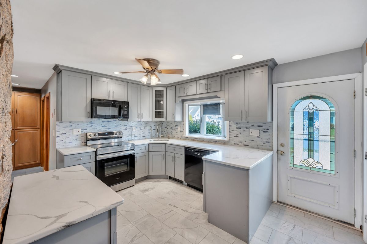 Building Photo - 45 Walnut Ln