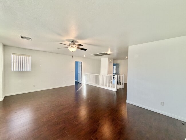 Building Photo - 2952 Jacaranda Dr