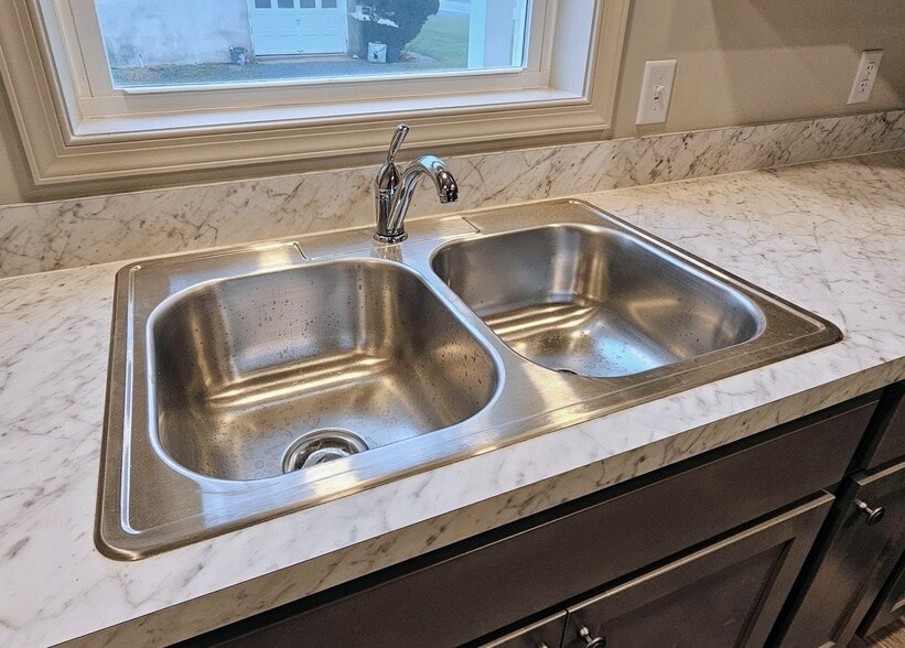 Building Photo - 2628 Creek Hill Rd