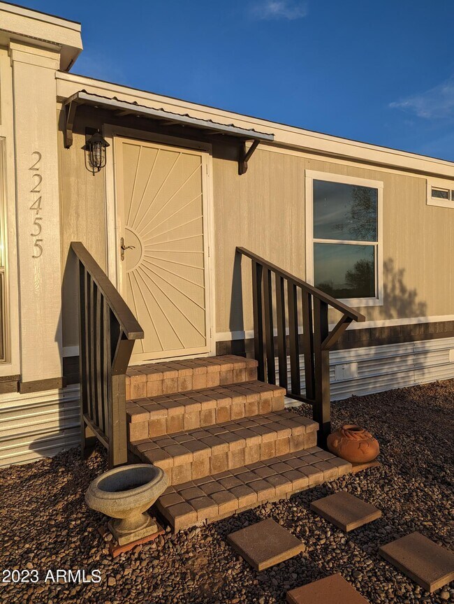 Building Photo - 22455 N Royd Rd