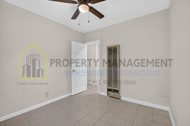 Building Photo - Spacious 3-Bed, 2-Bath Haven in Sacramento