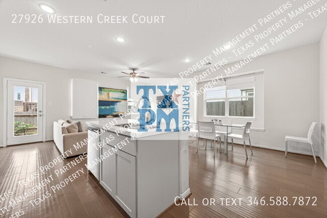 Building Photo - 27926 Western Crk Ct