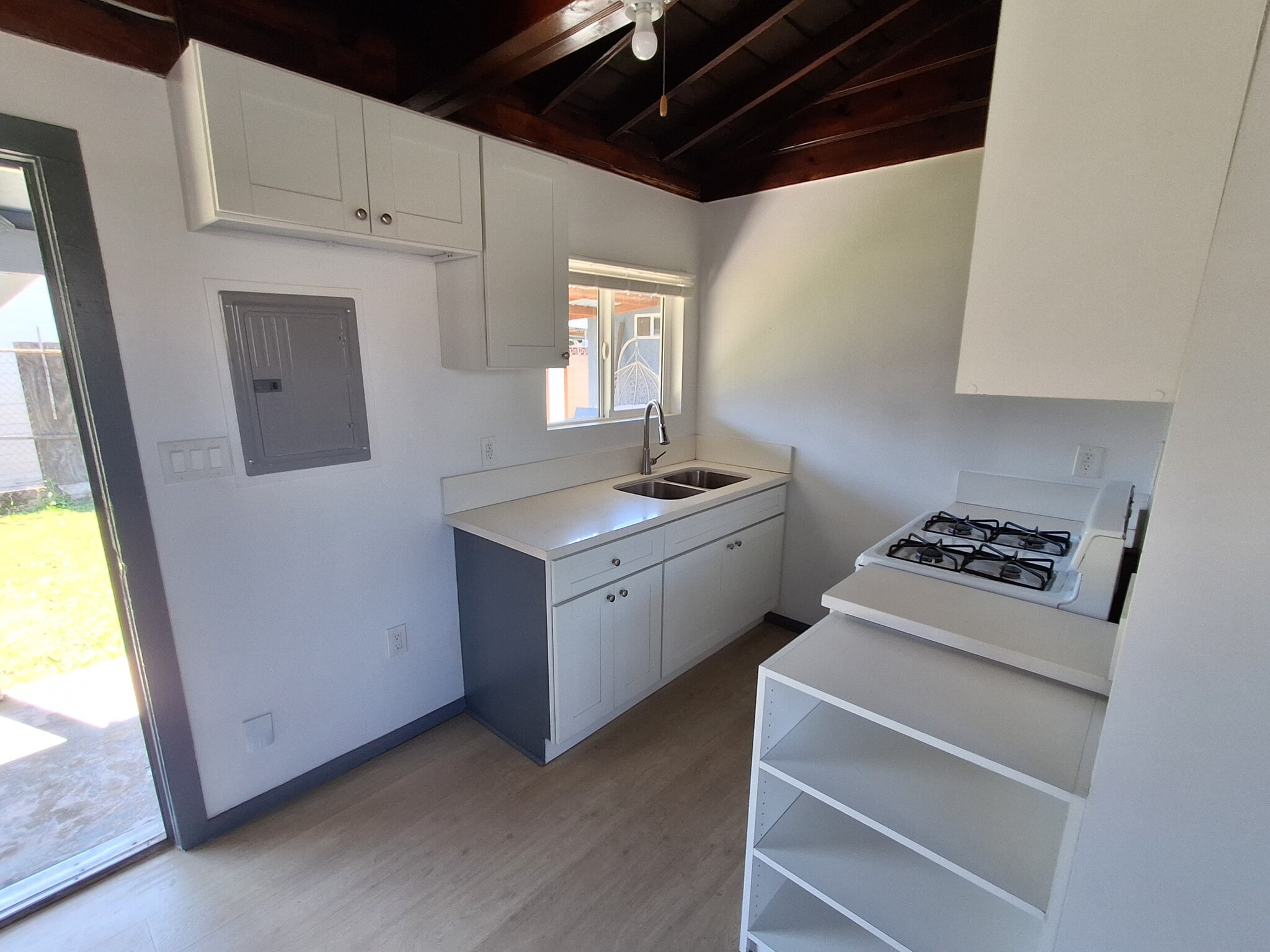 Kitchen - 1412 W 107th St