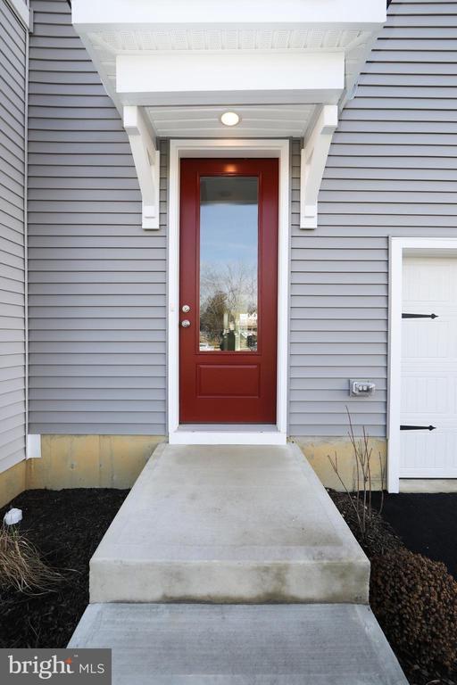 Building Photo - 65 Basswood St