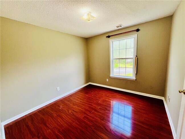 Building Photo - 391 Bass Way NW