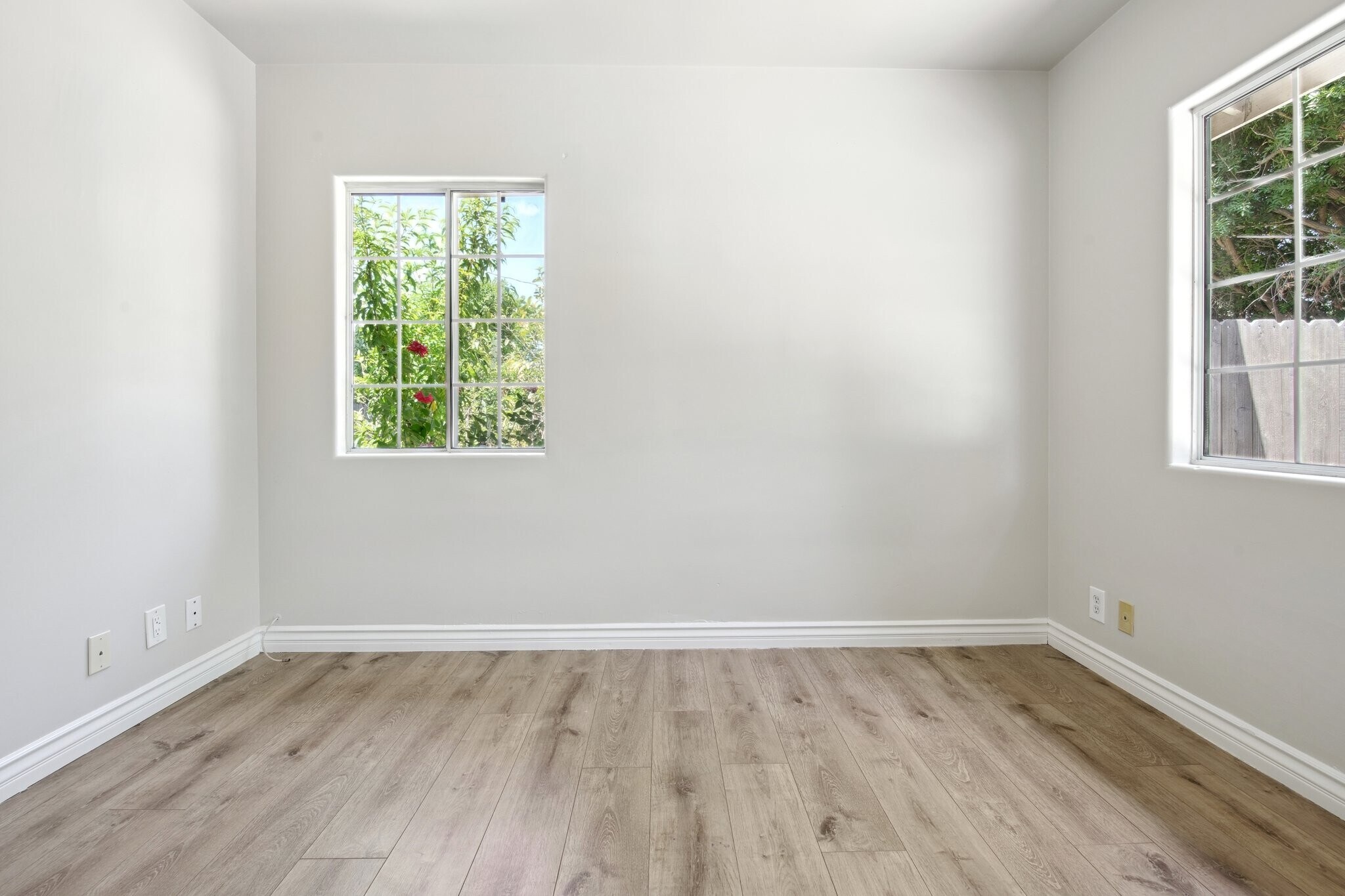 Building Photo - 8835 Paso Robles Ave