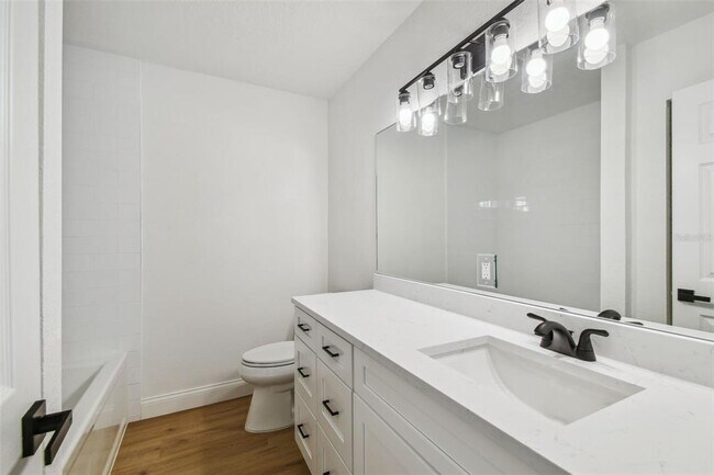 Building Photo - 4802 W Longfellow Ave