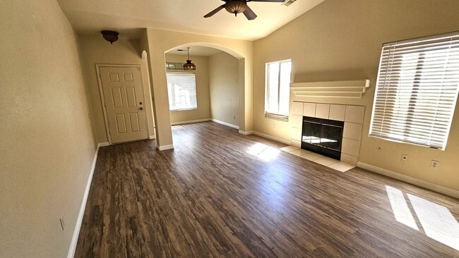 Building Photo - 7007 Oak Forest Ct