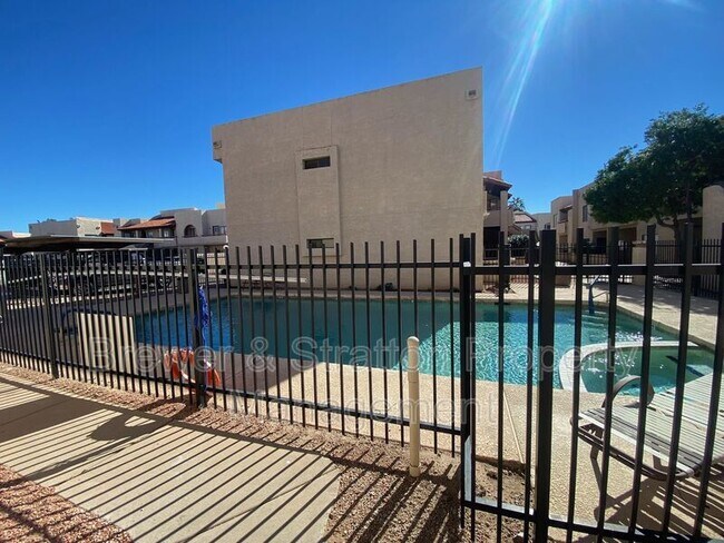 Building Photo - 11666 N 28th Dr