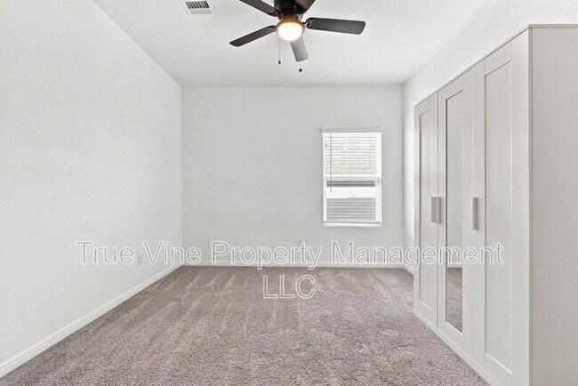 Building Photo - 5432 Cloves Cv